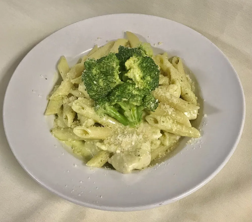 Creamy Pesto Pasta with Chicken Broccoli lg